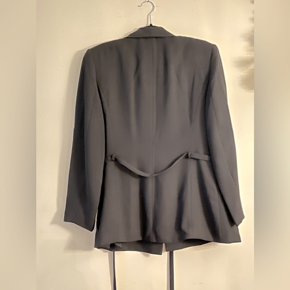 Laura Henson Blazer - Picture 2 of 4